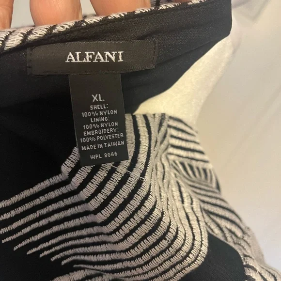 Alfani Monochrome Abstract Blouse - Picture 7 of 8